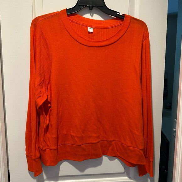 Women's Top - Picture 1 of 3